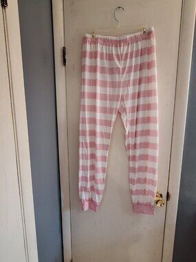 pink and white stripped pajama bottom